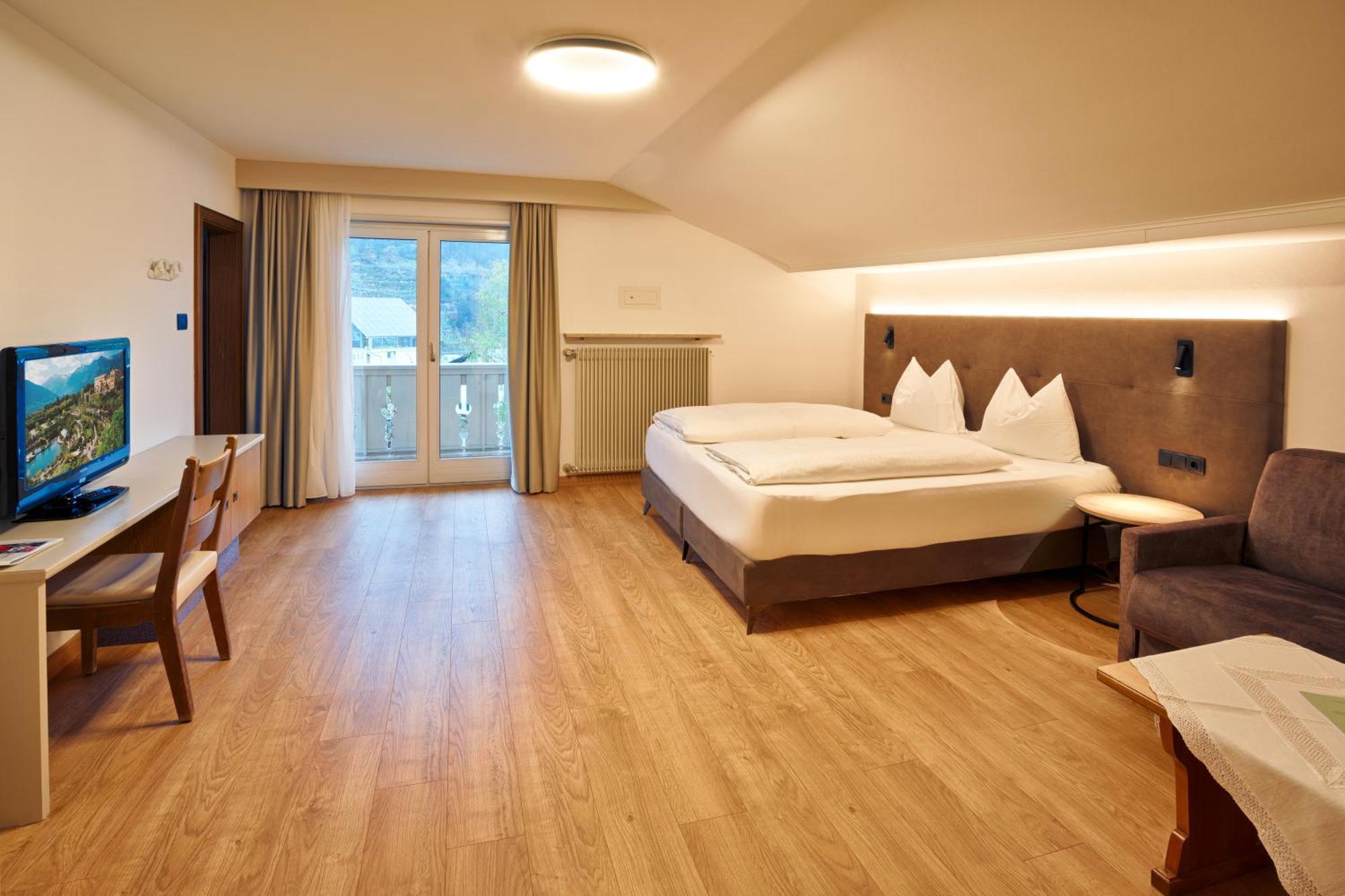 Hotel Lamm Naturns Exterior foto