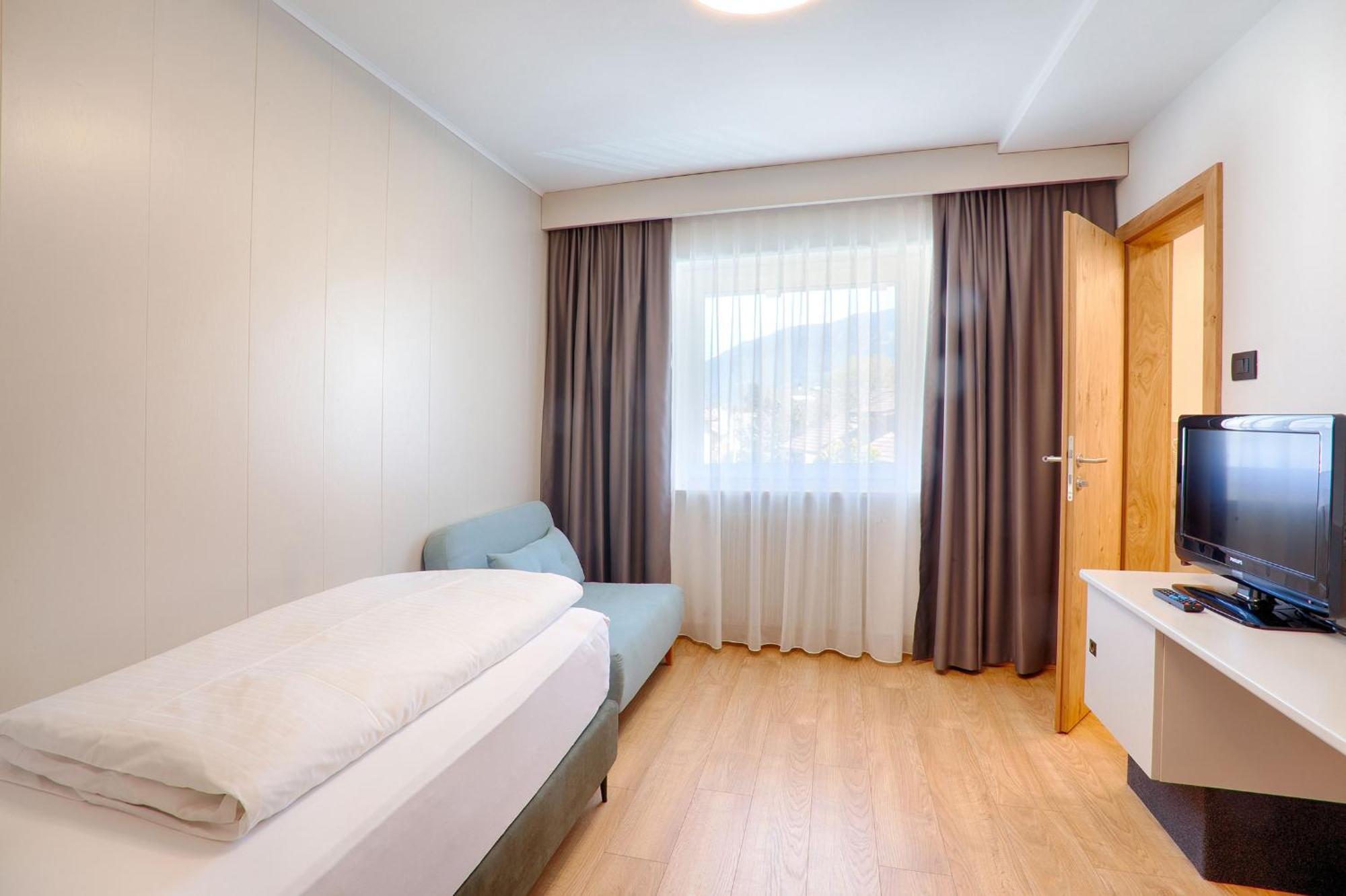 Hotel Lamm Naturns Exterior foto